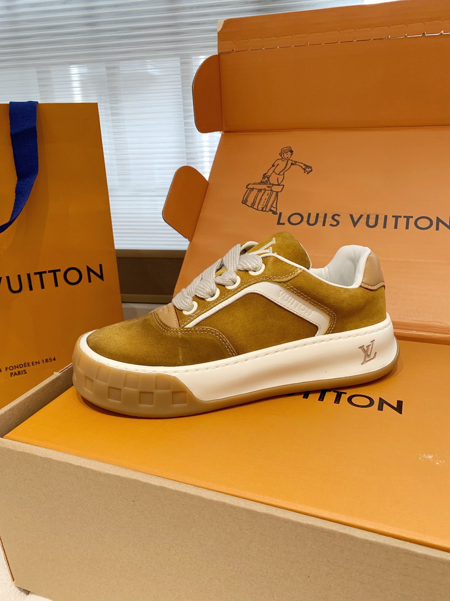 LV 26S TILTED SNEAKERS IN COGNAC BROWN SUEDE