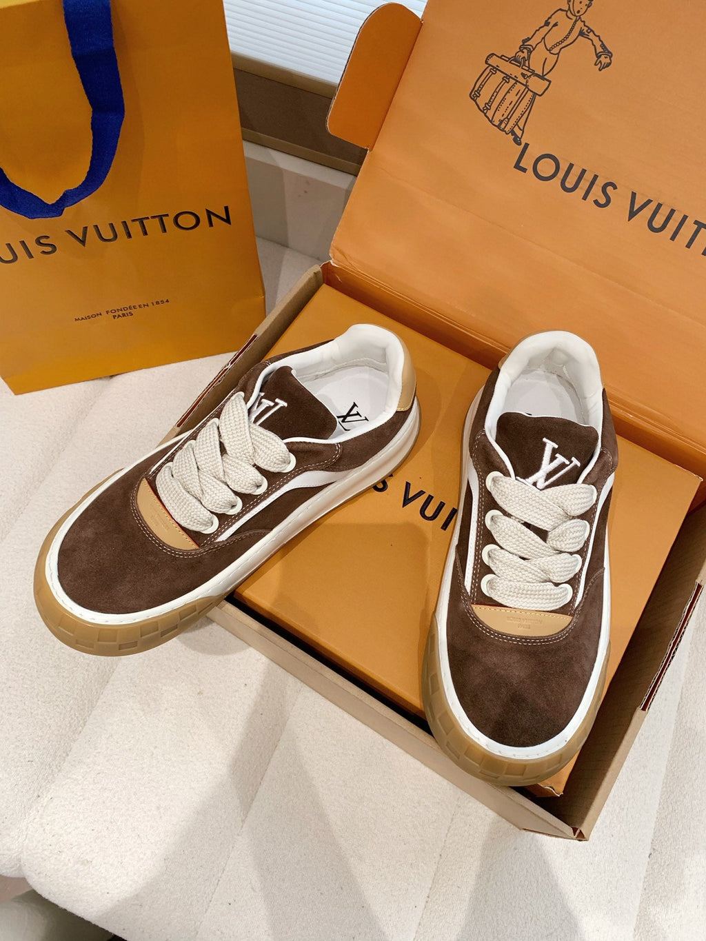 LV 26S TILTED SNEAKERS IN BROWN SUEDE