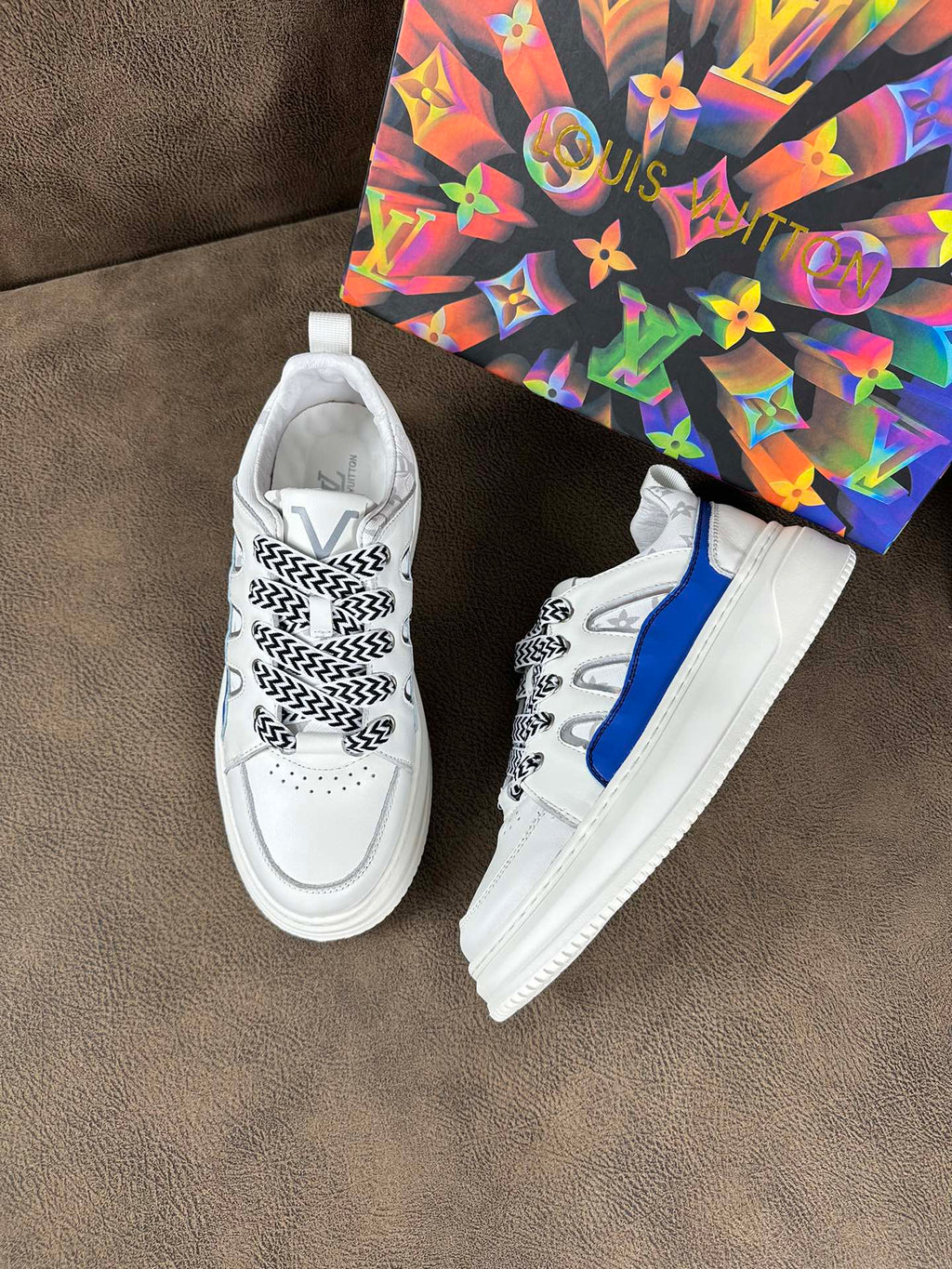 LV TRAINER SHOES IN WHITE MIX BLUE CALFSKIN