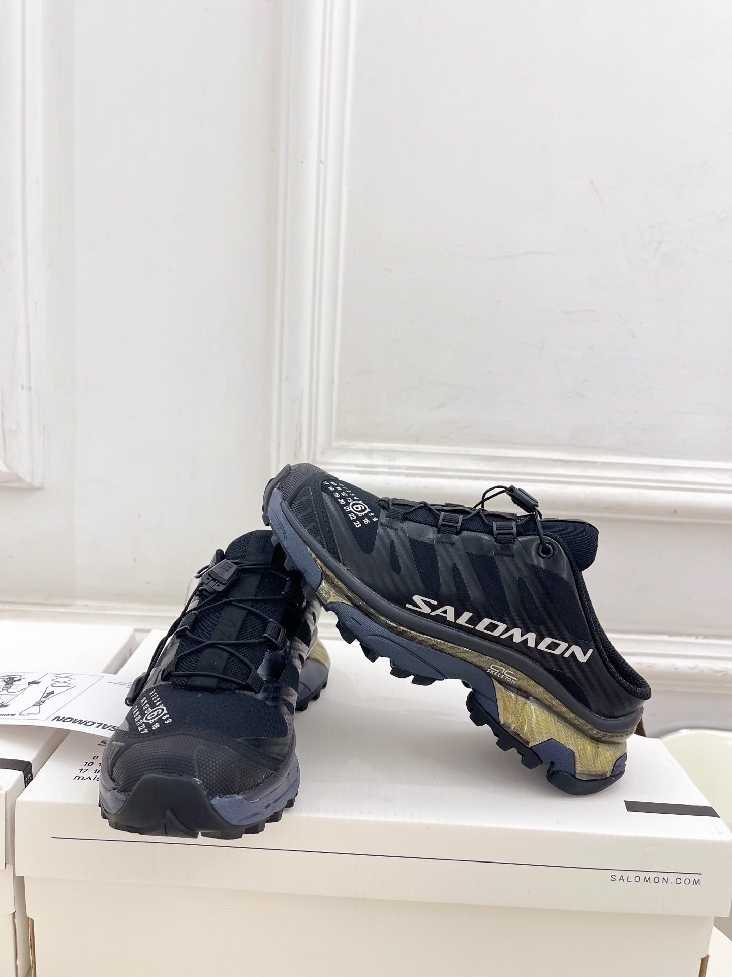 ALO 25S SALOMON XT-6 SNEAKER MULE IN BLACK TPU