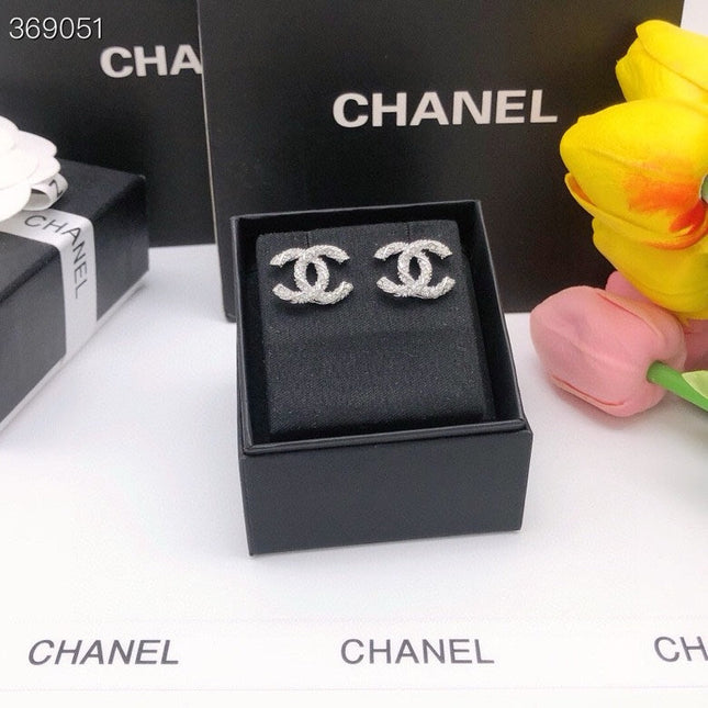 STUD EARRINGS MINI DOUBLE C TWISTED IN SILVER DIAMOND