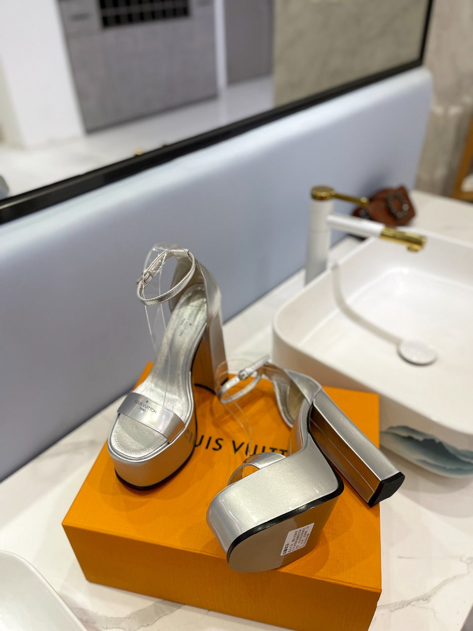 LV 26S HIGH HEEL SANDALS 145 MM IN SILVER CALFSKIN
