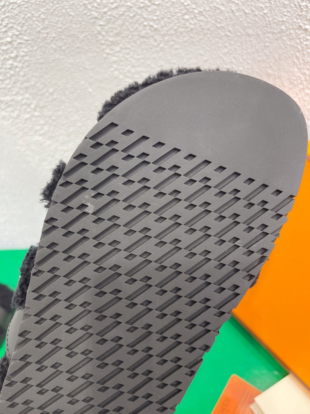 Chypre Sandal Black shearling insole Black goatskin lining
