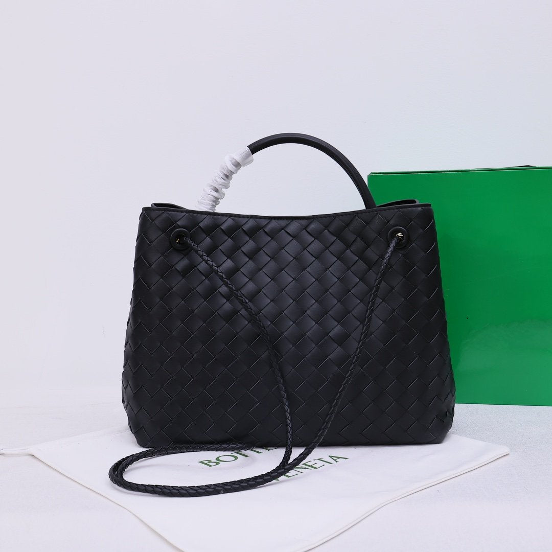 ANDIA SHOULDER BAG